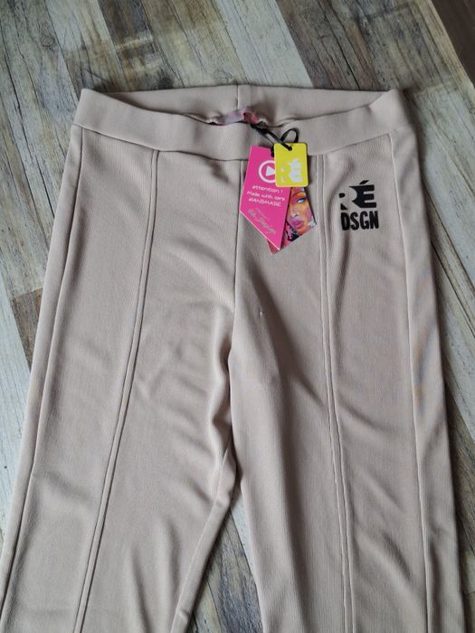 Дамски клин с етикет