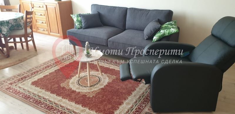 Дава се под наем Тристаен апартамент в София, Стрелбище - 107 кв.м за 990 € - Снимка #2