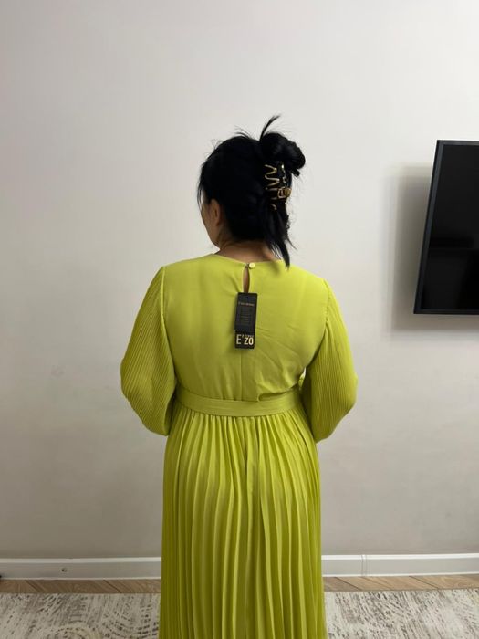 Продам новое платье