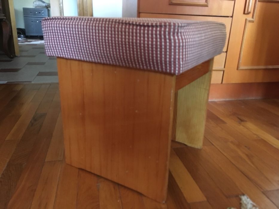 Tabureti diverse dimensiuni