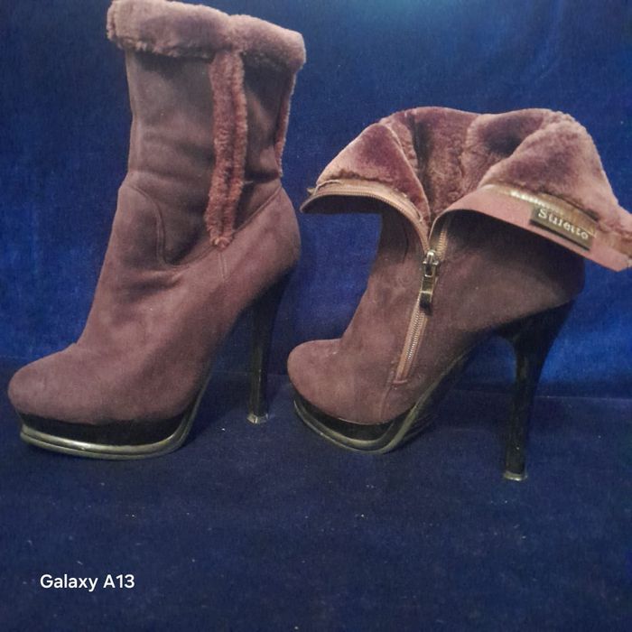 Продам одевала пару дней очень теплые и удобные