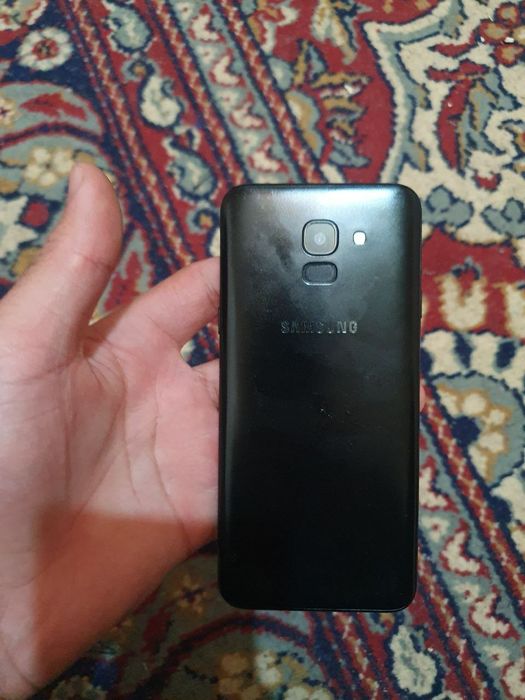 Samsung j6karopka dokument bor  hotira3/32 aybi yoq 6 oy kafolat