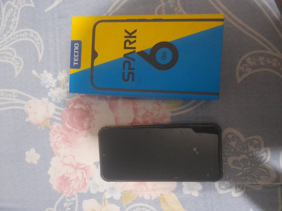 Телефон TECHNO SPARK 6 GO срочно