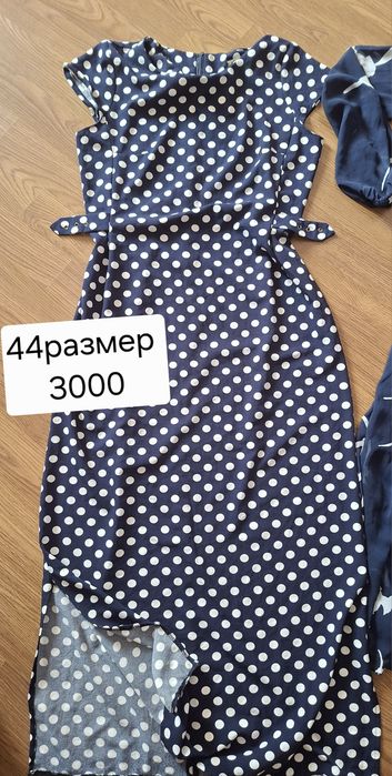 Платья 42-44  разные