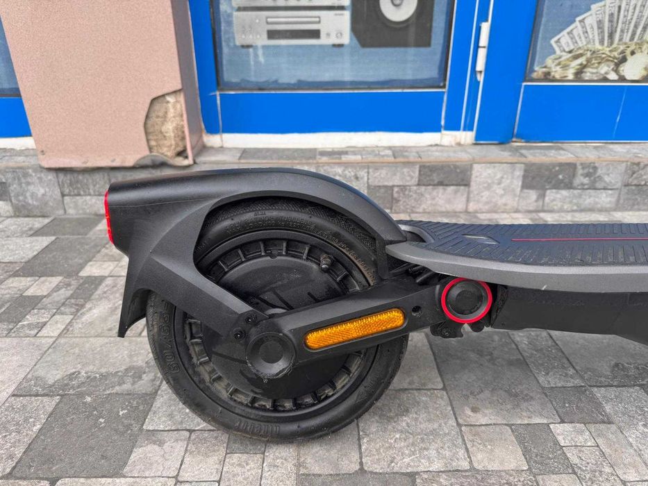 Segway Ninebot F3 1000W 25 km/h Autonomie 70 km Suspensie Dublă