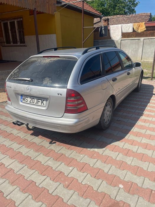 Vand mercedes w 203 220 disele cai 258 stegi 2  masina. Merge bine. Are facuta tot schimbur aproxim de o luna faca si schimb