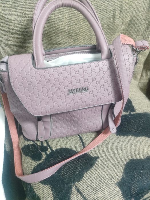 Продам женскую сумку