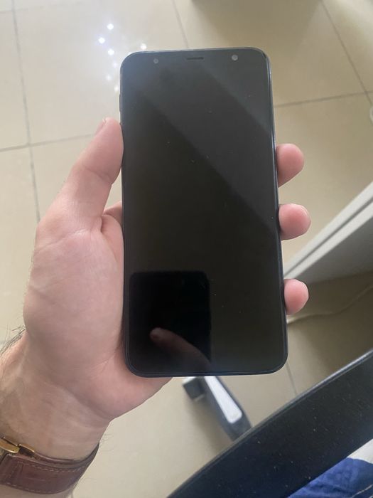 Samsung j6 телефон