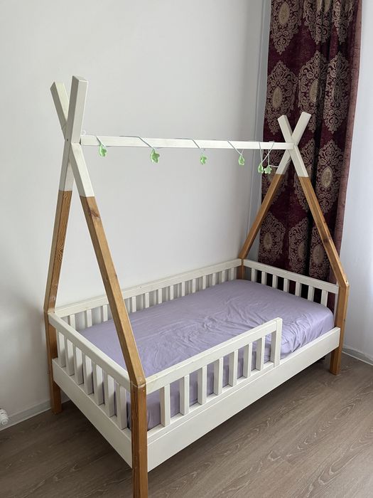 Детская кровать из дерева