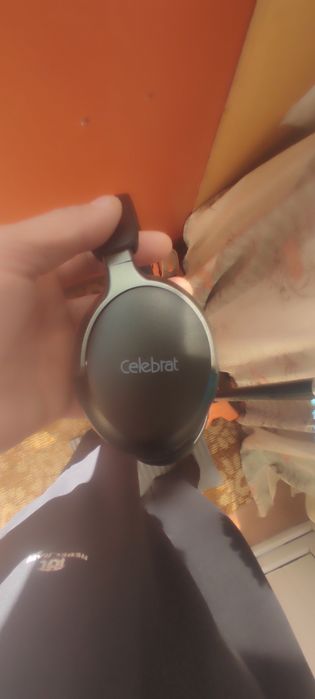 Продам наушники celebrat