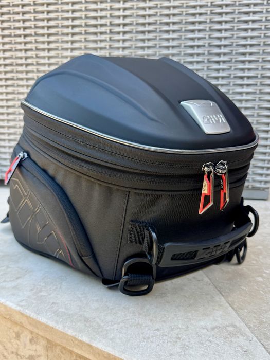 Givi ST607+ Seat Bag – NOUĂ – 22/26L – Extensibilă – Universală