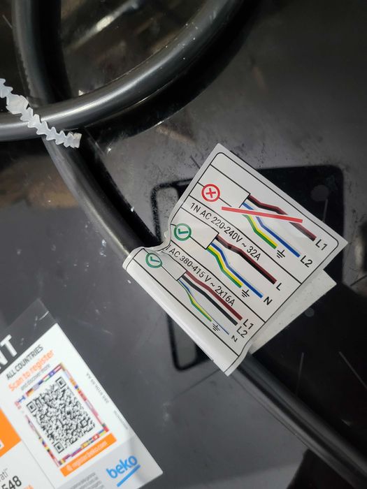 Vand plita electrica Noua. Nu este folosita.