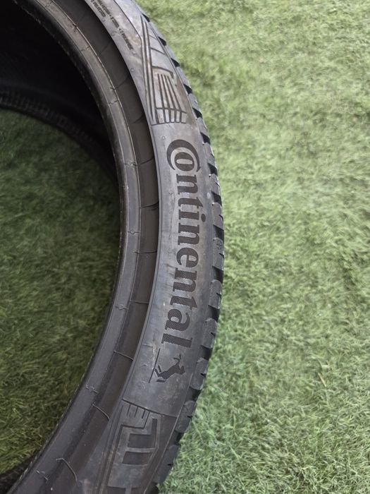 245 35 R19 Continental all season