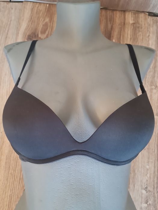 Сутиени CK бански la perla