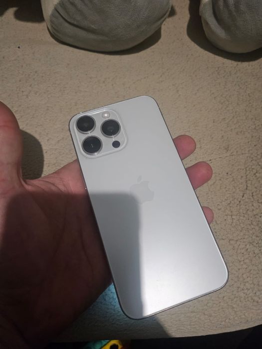 Продам айфон 15 про макс