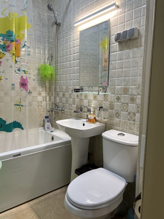 Продается 5 комнатная квартира г.Бухара.