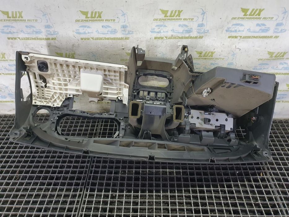 Plansa bord 8200738433 Dacia Logan 1 (facelift) (2007 - 2012) K7J710