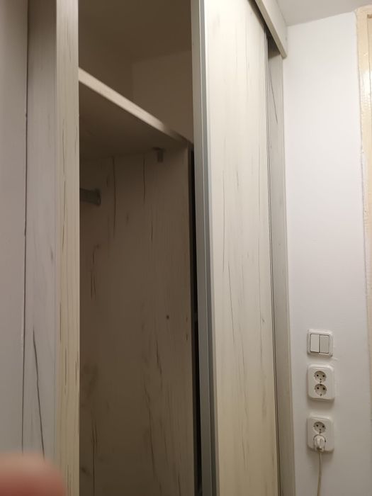 Proprietar închiriez garsonieră 40 mp, et 5 în bloc din 1986