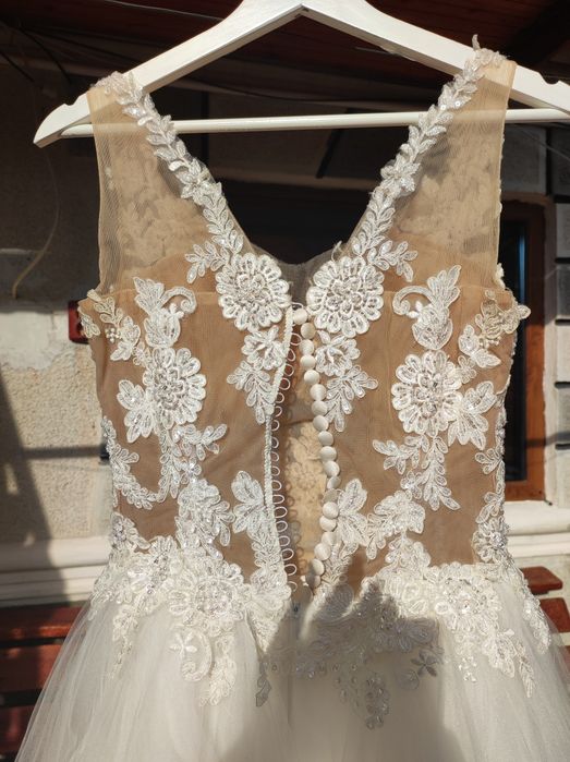 Vând rochie de mireasă