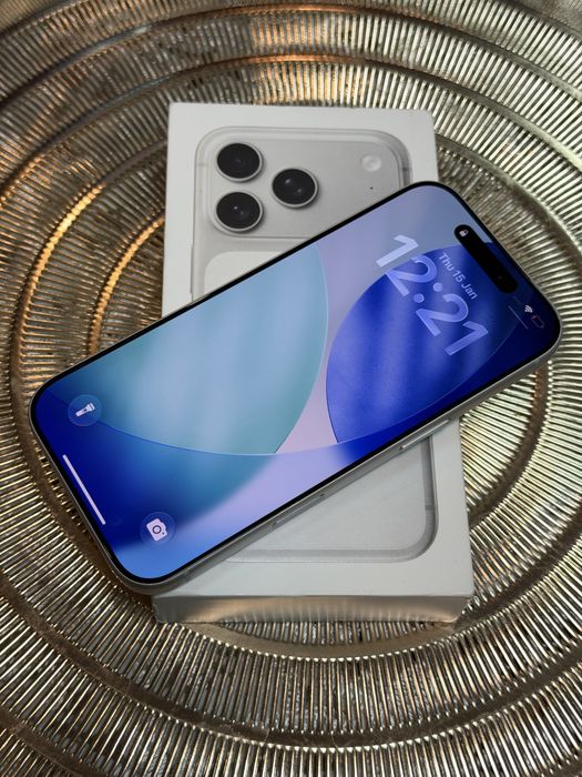 iPhone 17 Pro Silver 512GB - перфектен