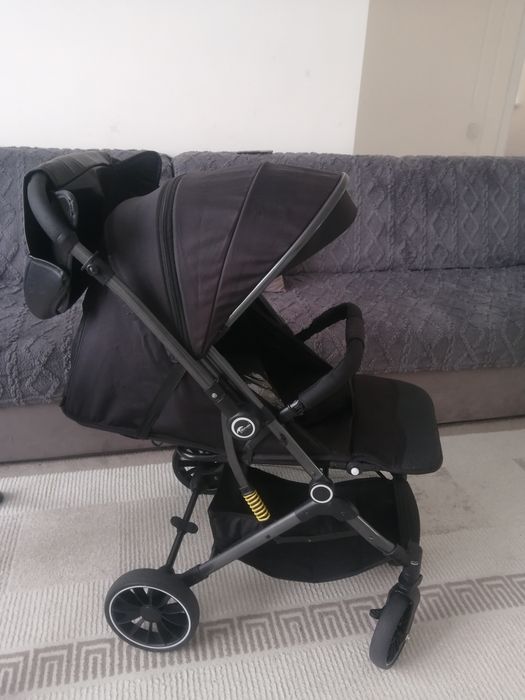 Продам коляску и стулчик