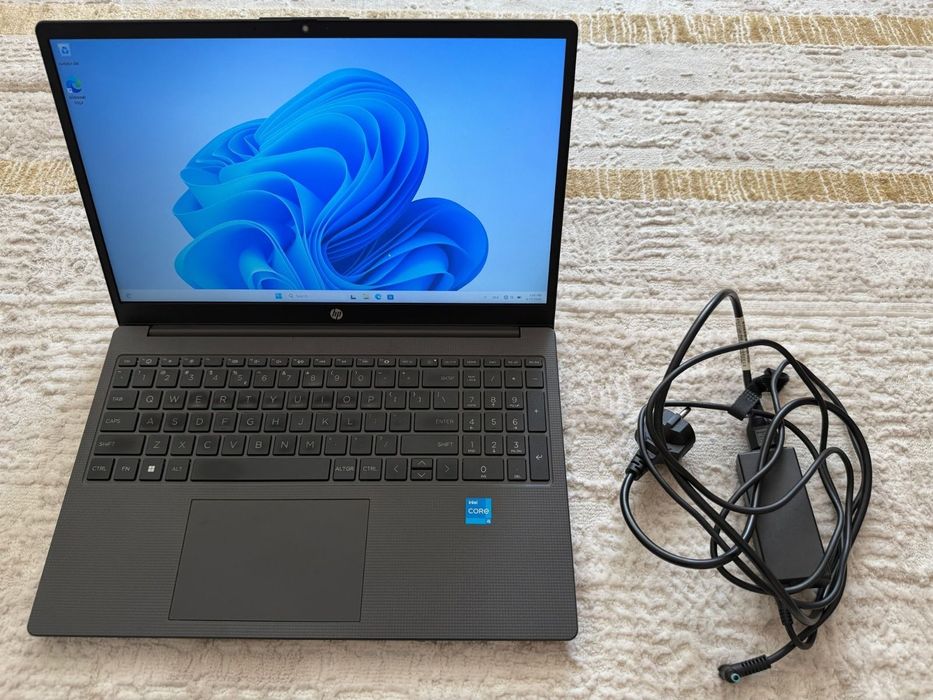 Laptop HP 250 G10, Intel Core i5-1335U pana la 4.6GHz, 15.6" Full HD, 8GB, SSD 512GB, Intel UHD Graphics, Windows 11 Pro, gri