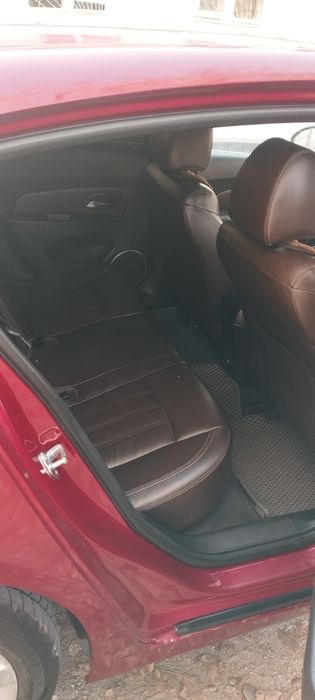 Шевроле Круз 2013 года