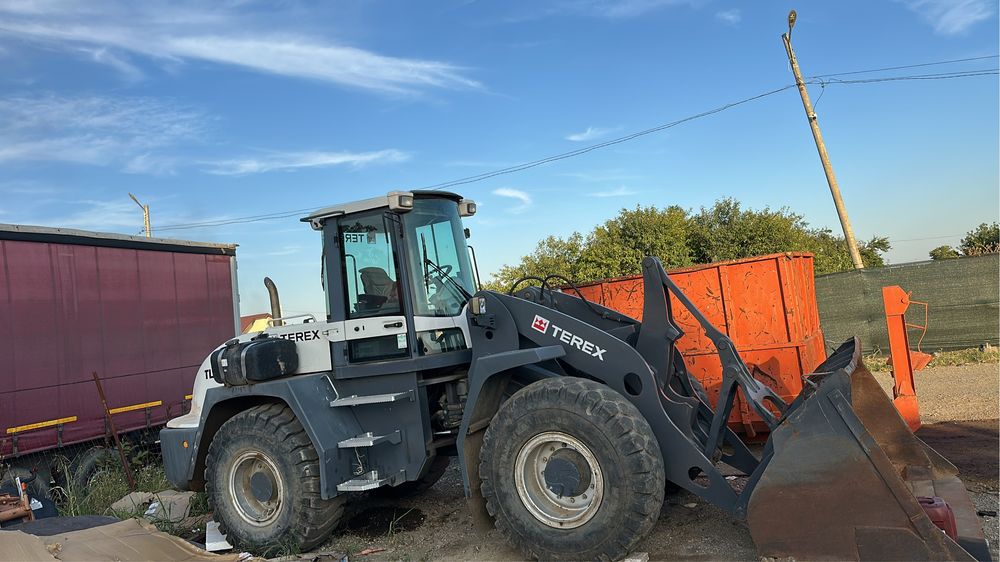 Inchiriez basculanta 8x4 wola buldo nisip