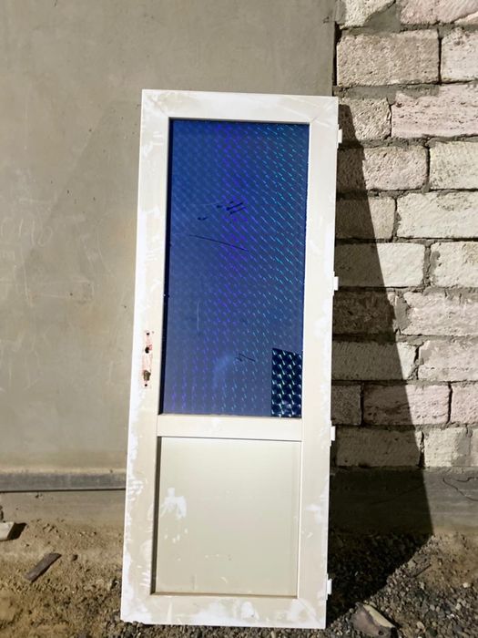 Двер пластик буу