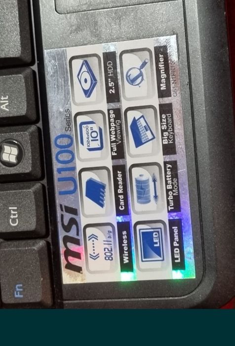 Laptop cu încărcător