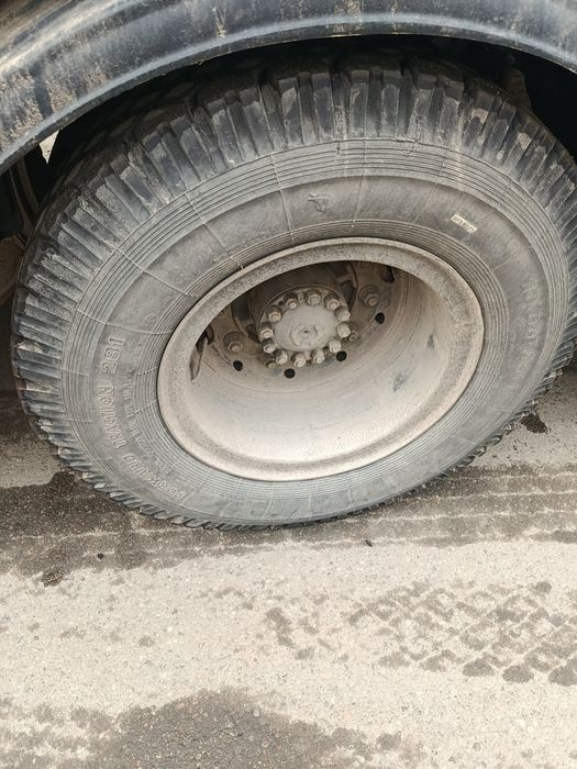 Колеса в сборе с шинами.