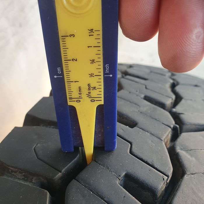 Anvelope 285 70 19,5 Michelin.