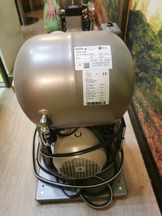 Продаётся компрессор новый