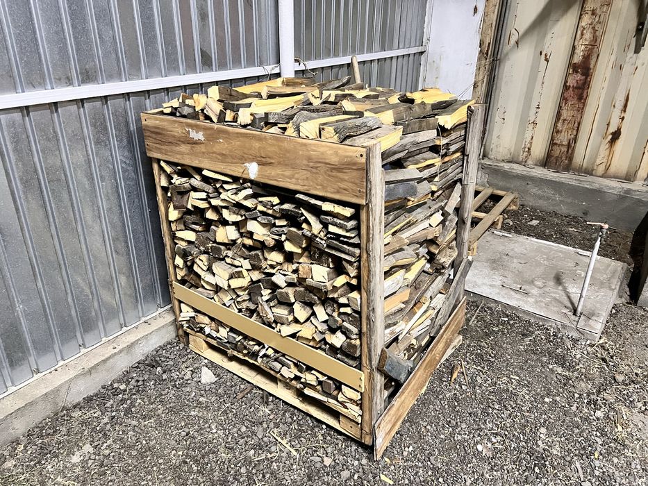 ДРОВА , Уголь   сухие , отличные  в мешках.