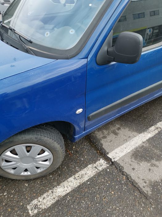 Vând pegeout partener