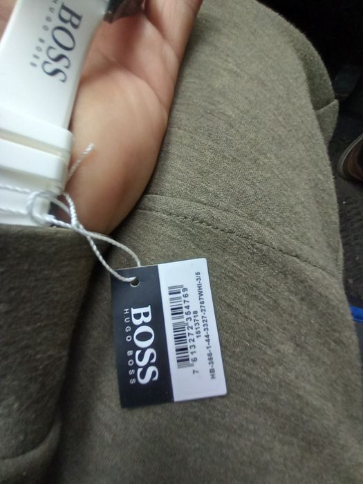 Vând ceasuri hugo boss