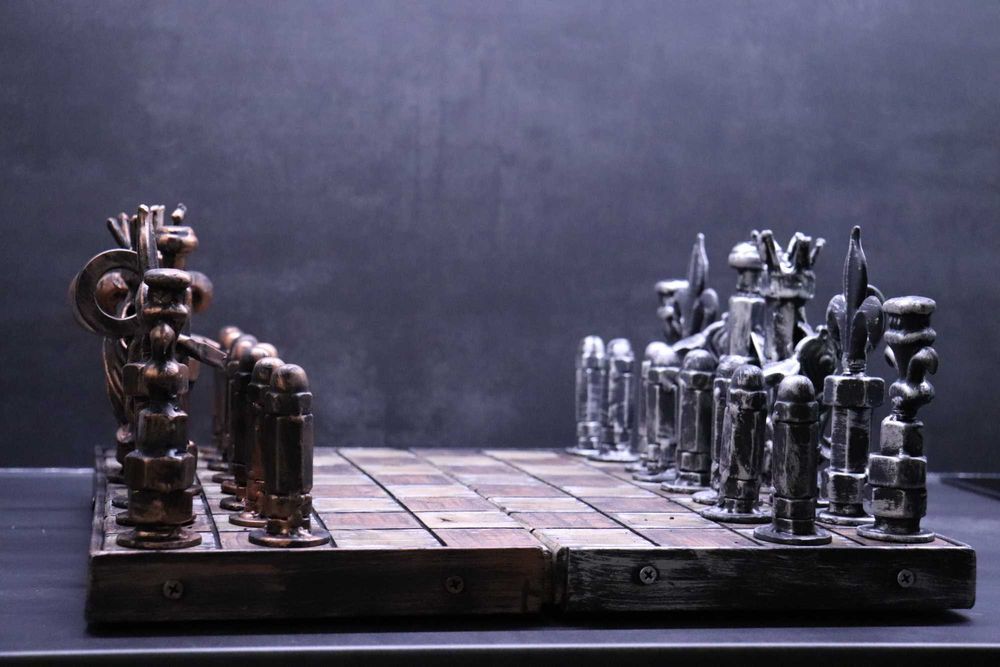 SAH unic din suruburi si fier cu tabla mica- sculpturi Razan Ghita