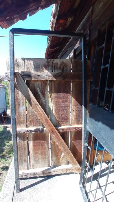 Решетка за входна врата