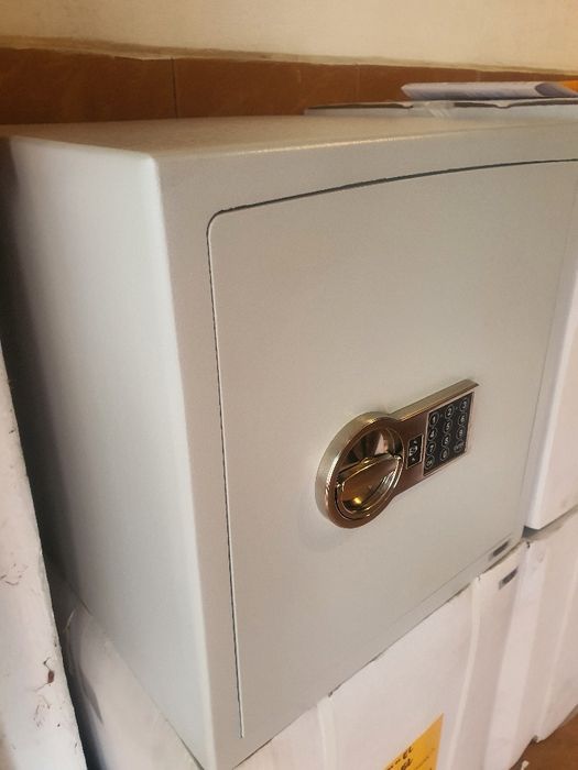 Сейф-каса АSK -46.EL  Чисто нова!!!