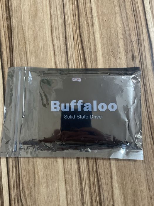 Жесткий диск 1 TB SSD 2.5 абсолютно новый