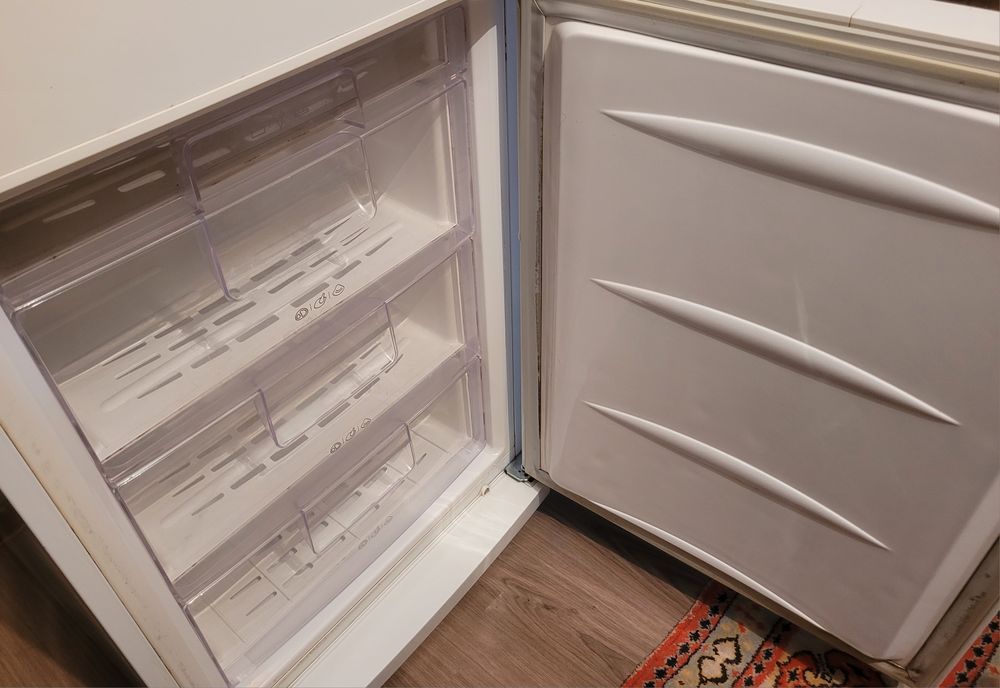 Продам холодильник