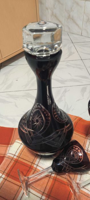 5 pahare cristal rubiniu plus sticla carafa Buzau Perla Lux