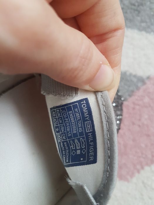 Tenisi Tommy Hilfiger originala nr.40
