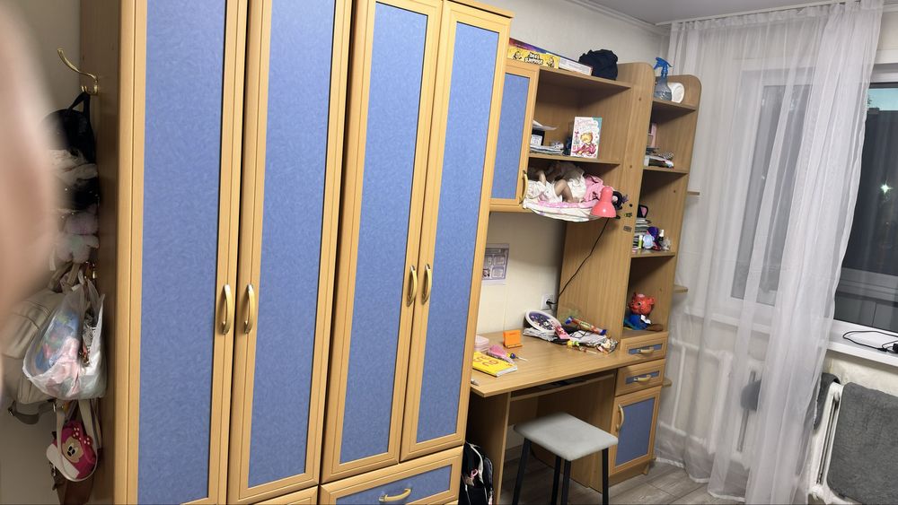 Продам шкаф с рабочей зоной
