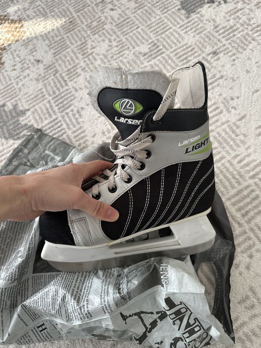 Продам коньки 40 размер