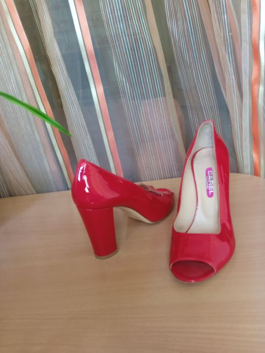 Женские  туфли, лаковая кожа
