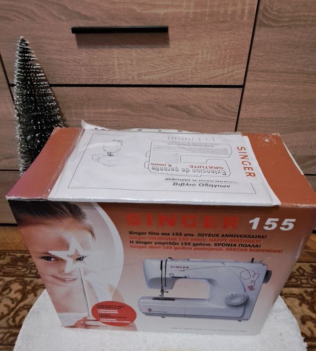 Нова мини шевна машина Singer  – с кутия и инструкции