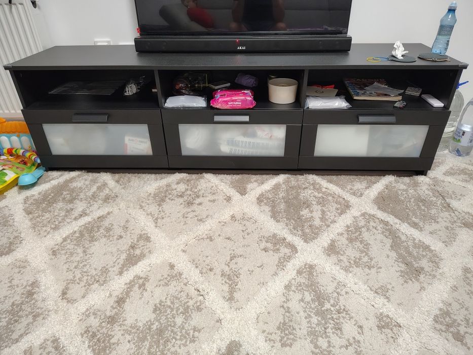 Comodă TV  cu 3 sertare. Ca nouă