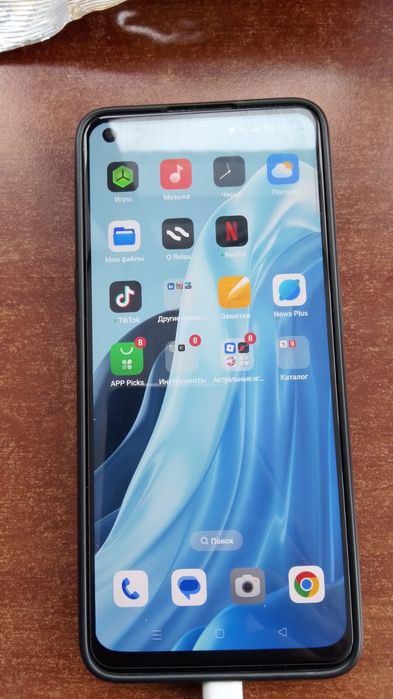 Телефон Oppo Reno 7