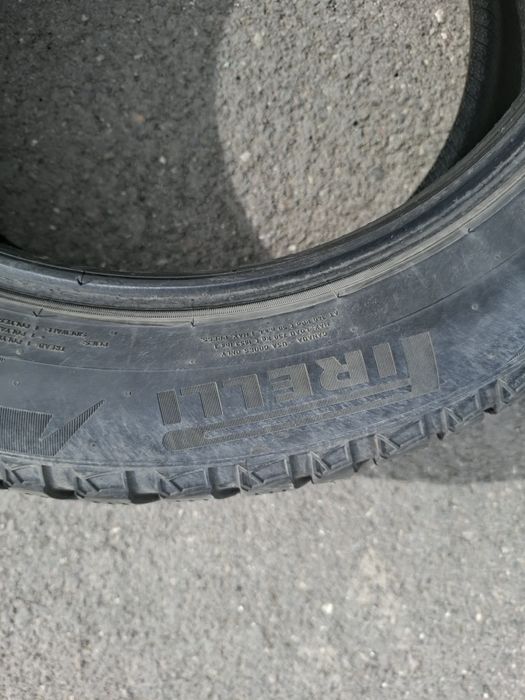 Продам б/у шины зимние Perreli
